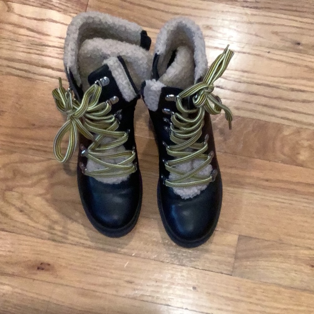 NWOT Steve Madden boots